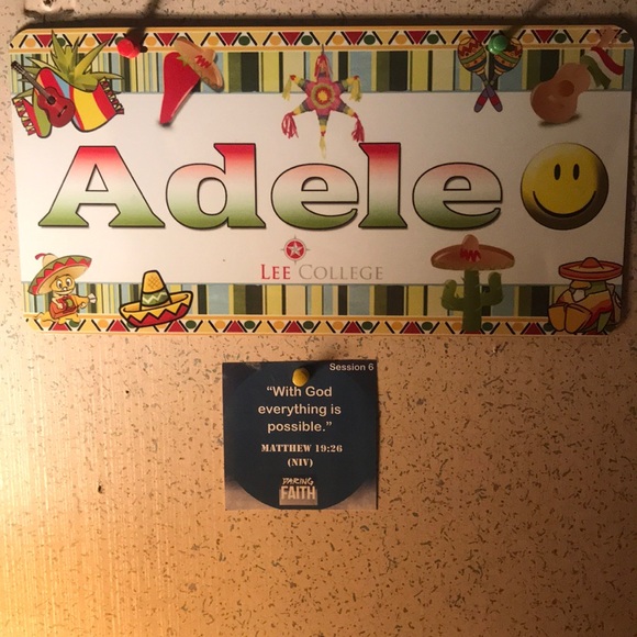 Meet your Posher, Adele - Picture 2 of 5